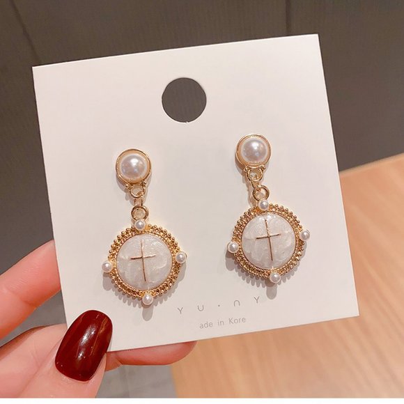 🆕💙Baroque Rococo Cross Earrings - Picture 8 of 11